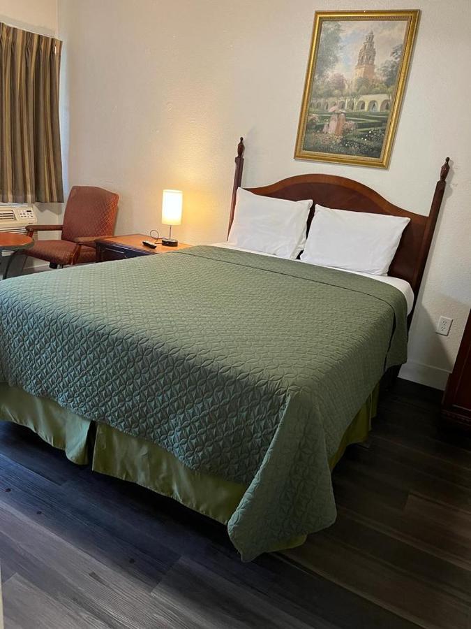 Economy Motel 2*