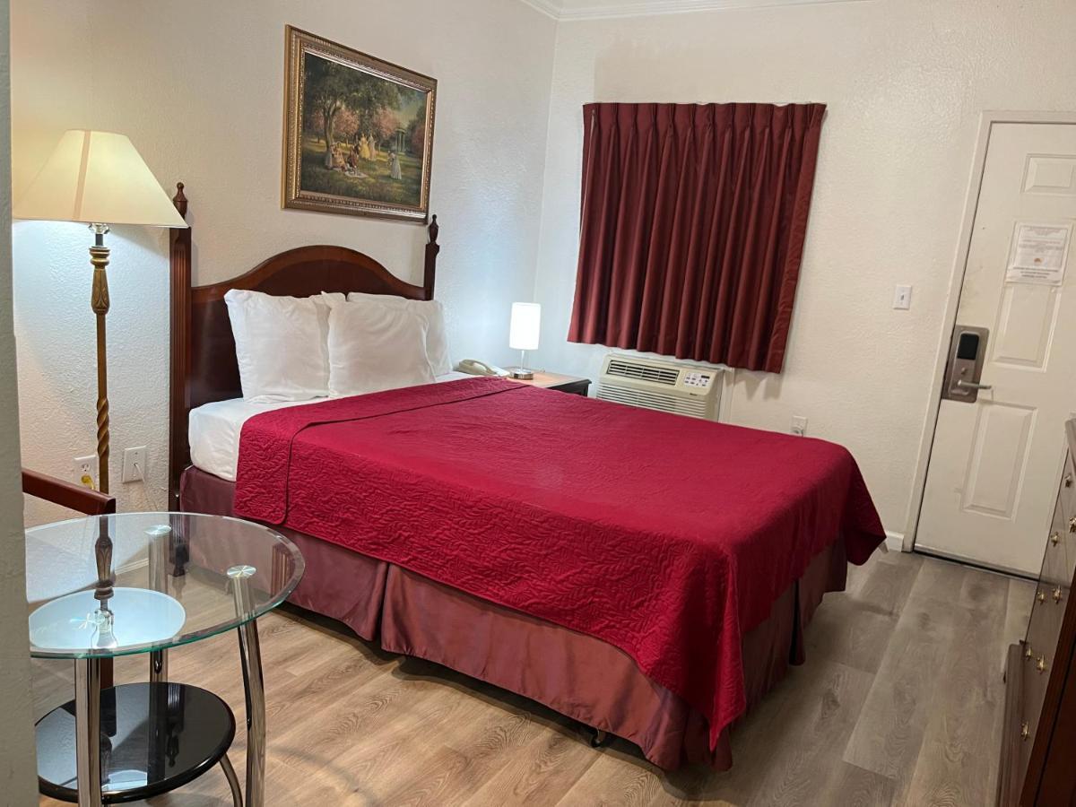 Motel Economy