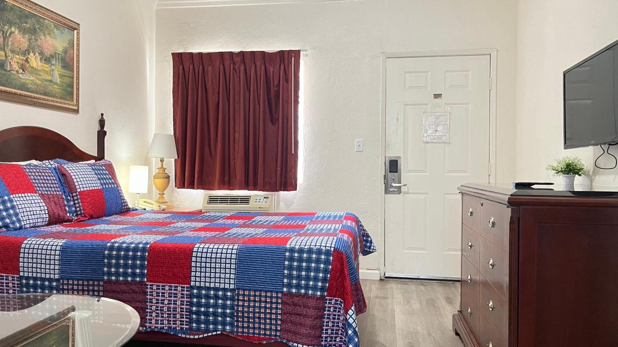 Motel Economy 2*